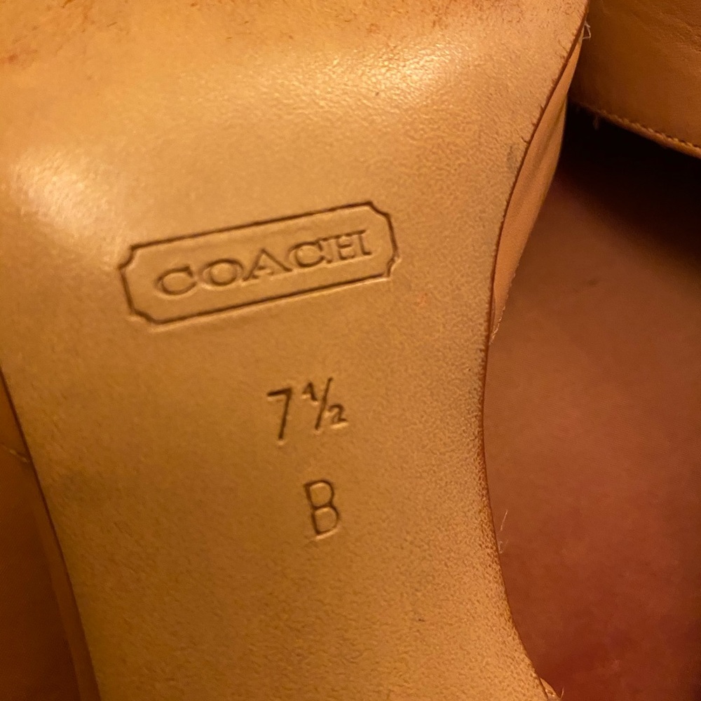 Heels size 7.5B - Picture 4 of 6